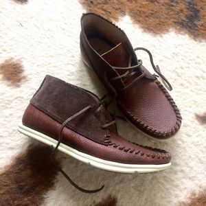 NWOT Men’s Leather Shoes Size 10.5 Chukkas